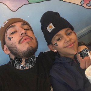 Meet your Posher, Carlos